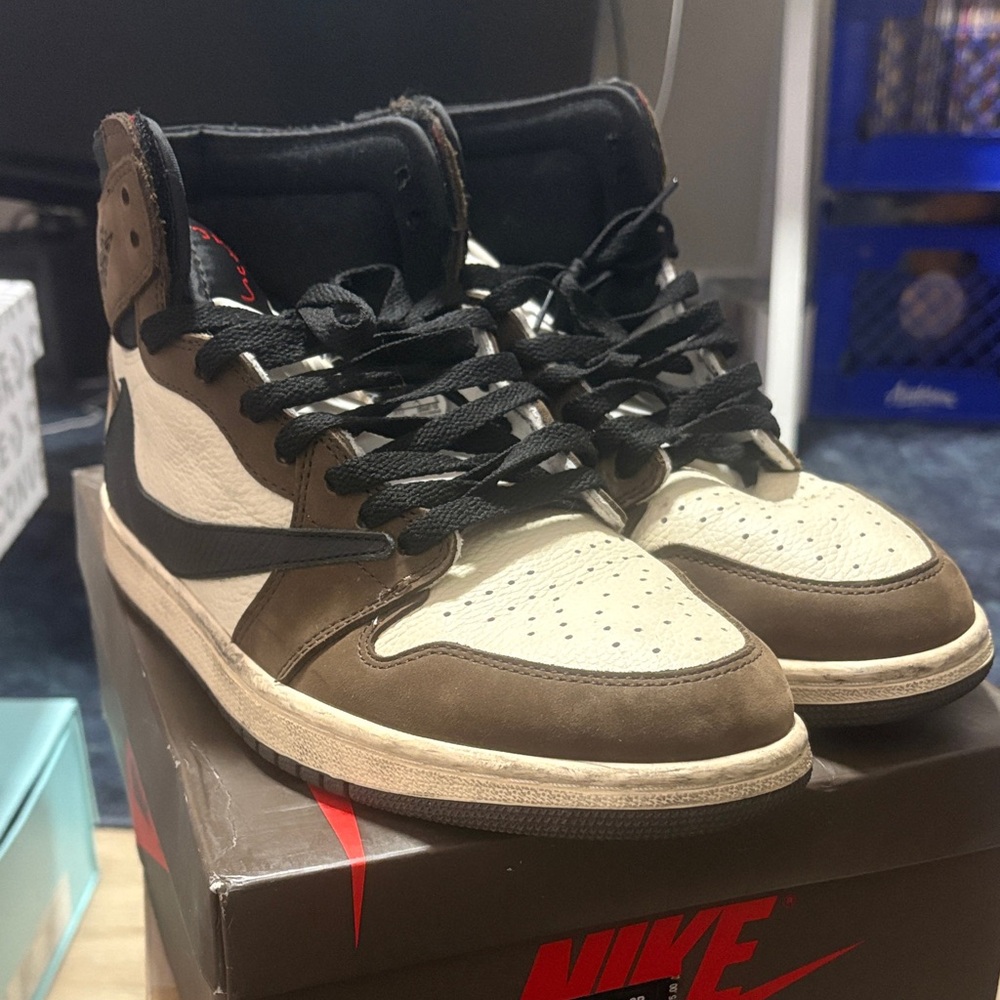 Nike Travis Scott mocha Jordan 1 high